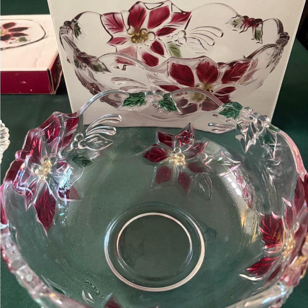 Mikasa Christmas Poinsettia Bowl & Canape Tray Set - Picture 2 of 7